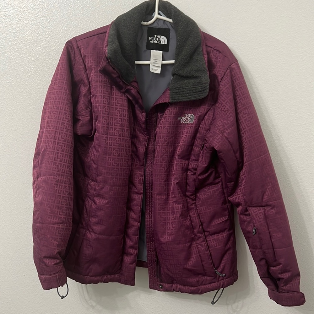 North Face Coat In Purple color with Pattern Women’s Size Medium
